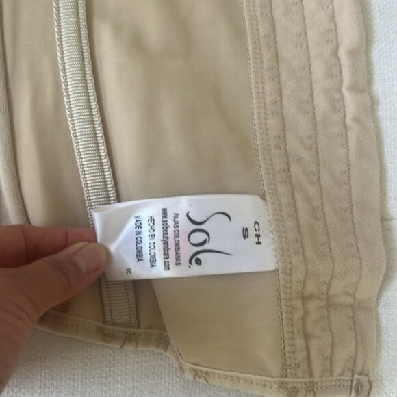 Sol Hourglass Waistcoat in great condition only used couple times. Size S beige. - Picture 6 of 7